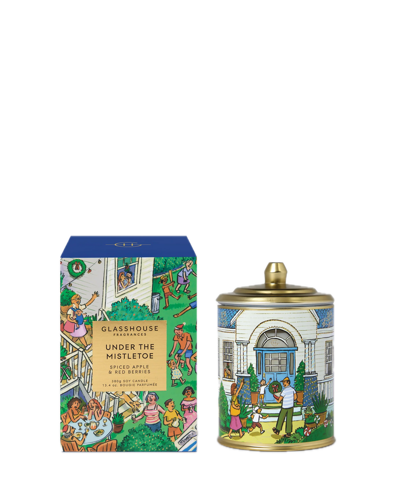 Glasshouse Fragrances Under The Mistletoe – Spiced Apple & Red Berries 380g Candle